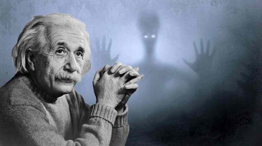 Einstein a analizat extraterestrii si nava prabusita de le Roswell
