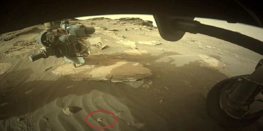 roverul a descoperit un artefact ciudat pe marte