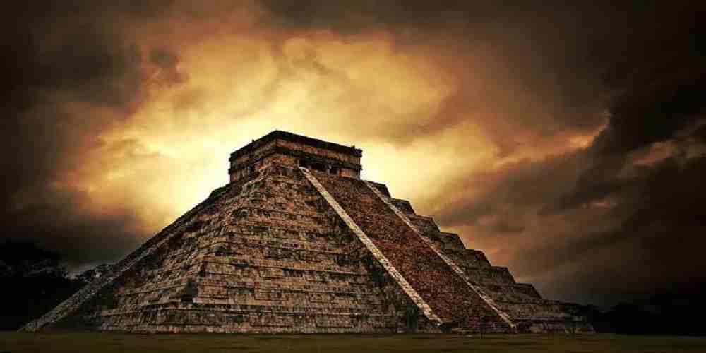 constructorii mayasi si secretele lor