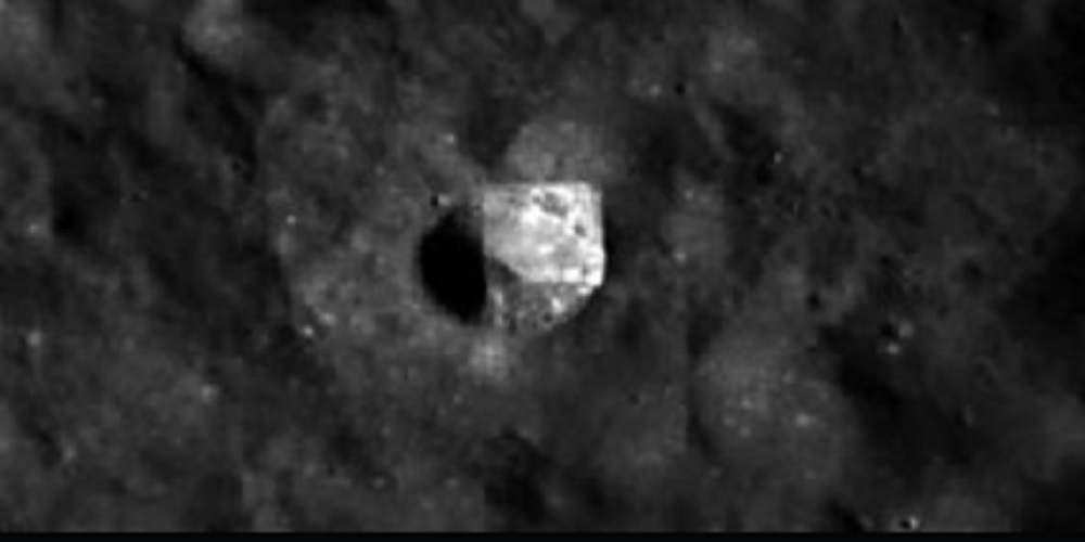 cub monolit pe Luna